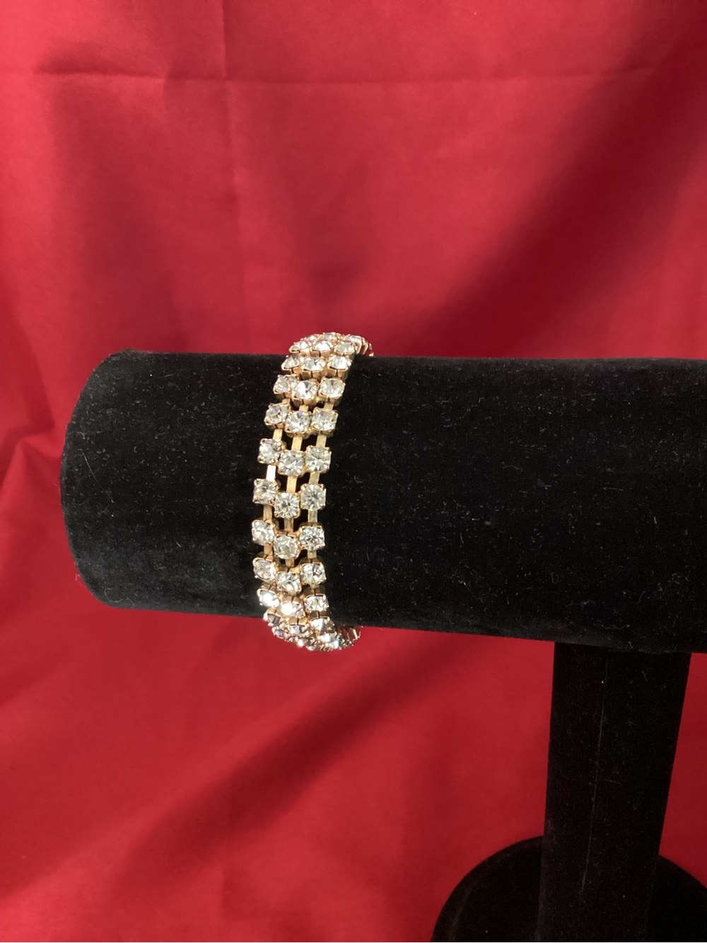 Vintage bracelet 3 rows of diamond-colored rhinestones with safety chain